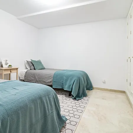 Charming And Modern 3-bedroom Duplex In Aloha Pueblo With Mountain Views Nyaraló