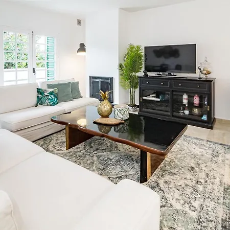 Charming And Modern 3-bedroom Duplex In Aloha Pueblo With Mountain Views 度假居 *