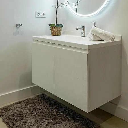 Charming And Modern 3-bedroom Duplex In Aloha Pueblo With Mountain Views Casa de Férias