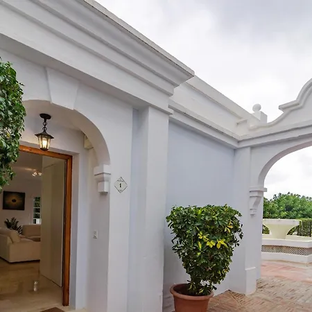 Charming And Modern 3-bedroom Duplex In Aloha Pueblo With Mountain Views * Marbella
