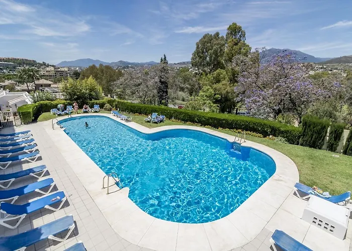 Charming And Modern 3-bedroom Duplex In Aloha Pueblo With Mountain Views בית נופש מארבלה