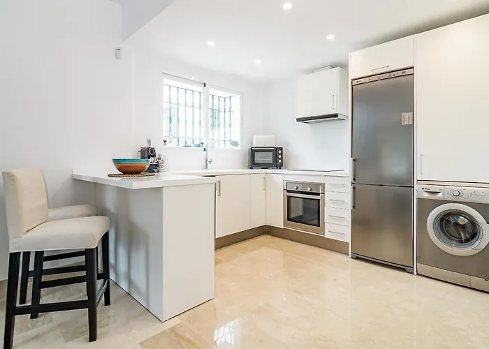 Charming And Modern 3-bedroom Duplex In Aloha Pueblo With Mountain Views * マルベーリャ