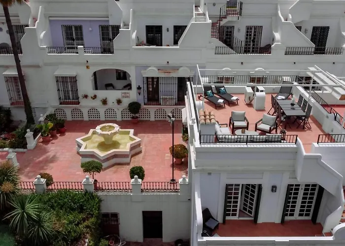 Charming And Modern 3-bedroom Duplex In Aloha Pueblo With Mountain Views