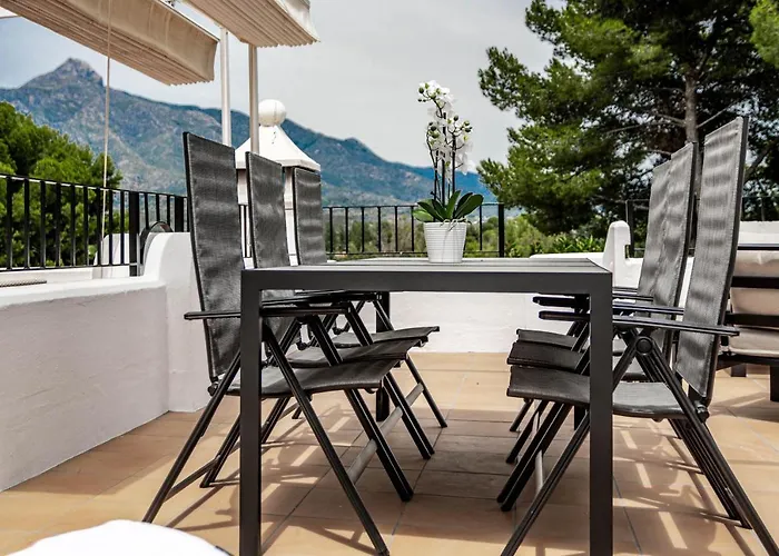 Charming And Modern 3-bedroom Duplex In Aloha Pueblo With Mountain Views