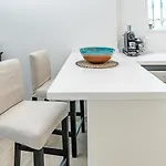 Charming And Modern 3-bedroom Duplex In Aloha Pueblo With Mountain Views Feriehus
