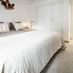 Feriehus Charming And Modern 3-bedroom Duplex In Aloha Pueblo With Mountain Views *