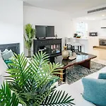 Feriehus Charming And Modern 3-bedroom Duplex In Aloha Pueblo With Mountain Views *