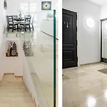 Charming And Modern 3-bedroom Duplex In Aloha Pueblo With Mountain Views Feriehus Marbella
