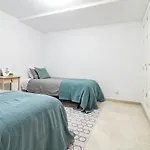 Charming And Modern 3-bedroom Duplex In Aloha Pueblo With Mountain Views Feriehus