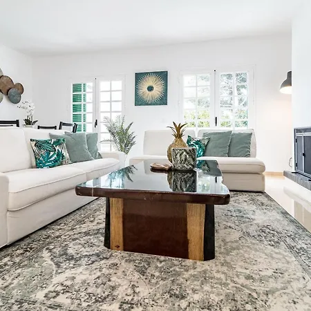 Charming And Modern 3-bedroom Duplex In Aloha Pueblo With Mountain Views Μαρμπέλλα