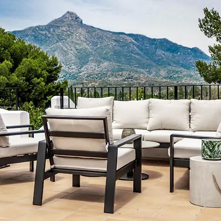Charming And Modern 3-bedroom Duplex In Aloha Pueblo With Mountain Views * Μαρμπέλλα