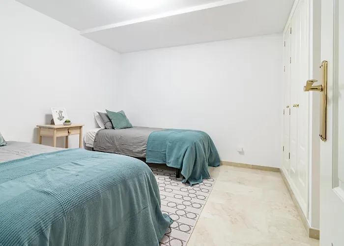Charming And Modern 3-bedroom Duplex In Aloha Pueblo With Mountain Views 度假居