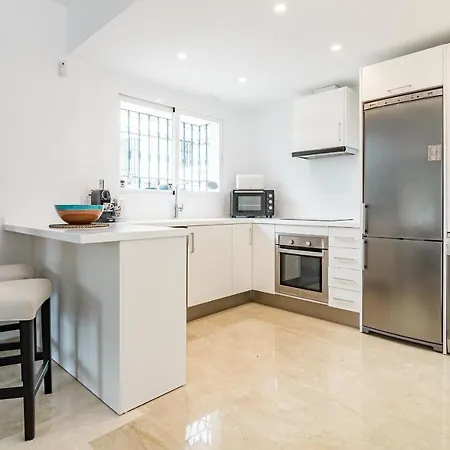 Charming And Modern 3-bedroom Duplex In Aloha Pueblo With Mountain Views * Marbella