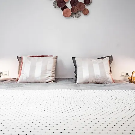 Charming And Modern 3-bedroom Duplex In Aloha Pueblo With Mountain Views *