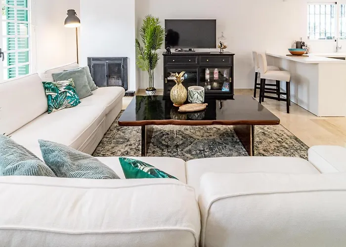 Holiday home Charming And Modern 3-bedroom Duplex In Aloha Pueblo With Mountain Views Marbella
