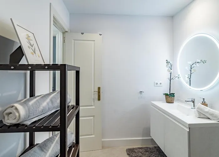 Charming And Modern 3-bedroom Duplex In Aloha Pueblo With Mountain Views *
